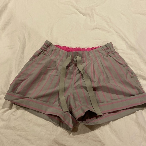 LULULEMON Spring Breakaway Short size 6​​​​​​ - Picture 3 of 12